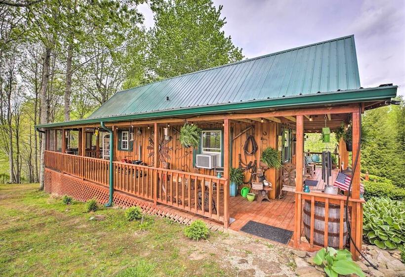 Wellington Cabin Escape W/ Wraparound Deck!