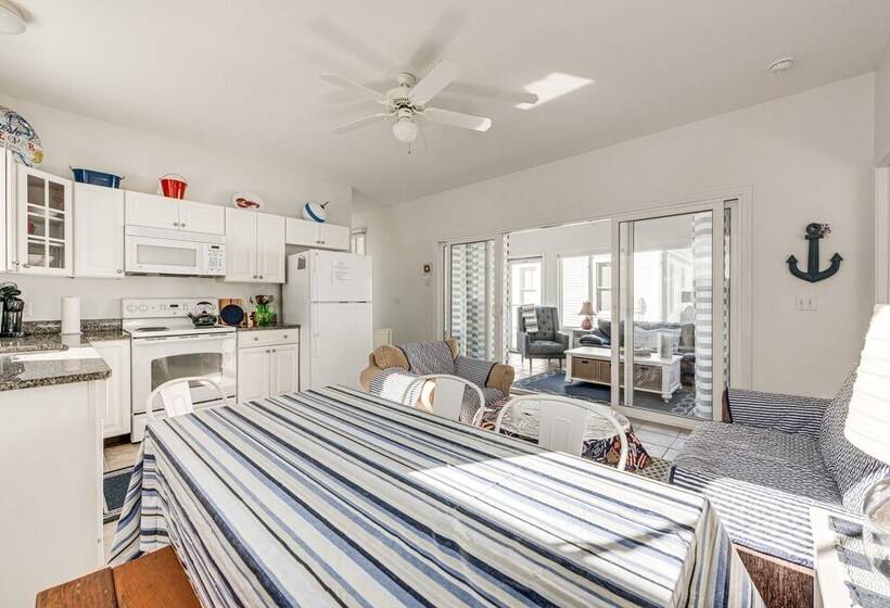 Cozy Wells Cottage W/ Pool Access: 1 Mi To Beach!