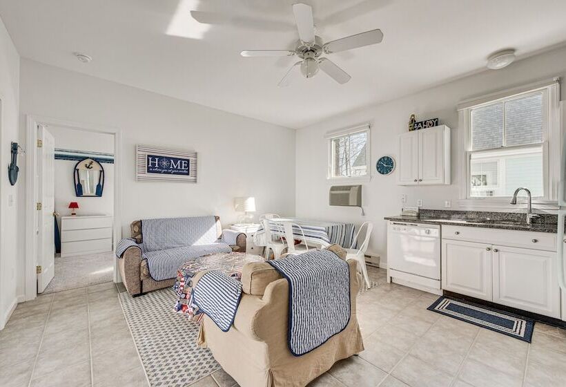 Cozy Wells Cottage W/ Pool Access: 1 Mi To Beach!