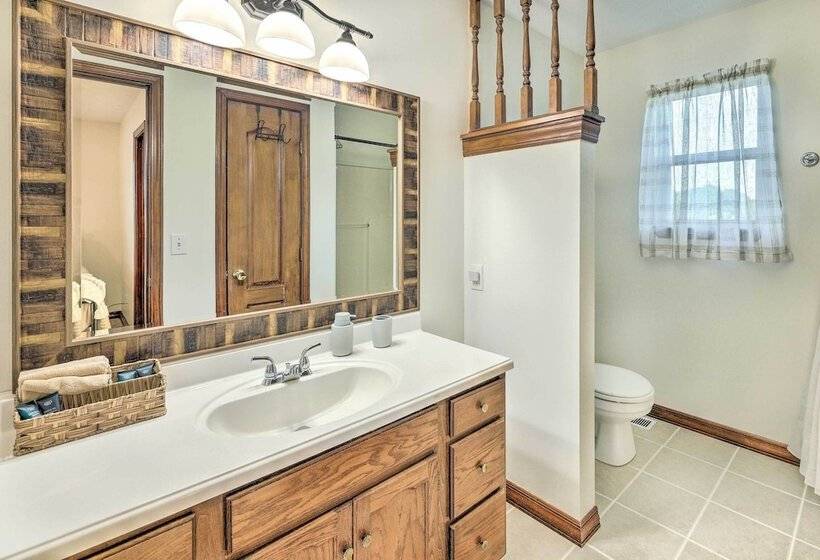 Williamstown Gem W/ Private Pool & Hot Tub!