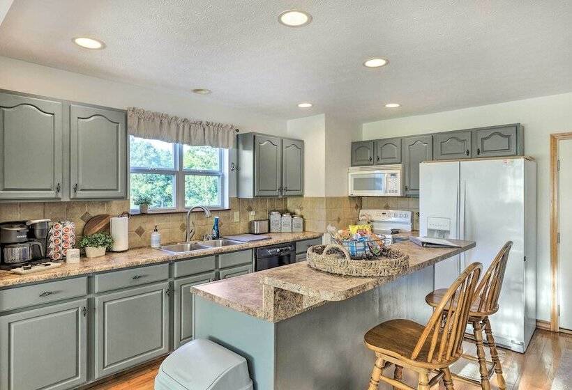 Williamstown Gem W/ Private Pool & Hot Tub!