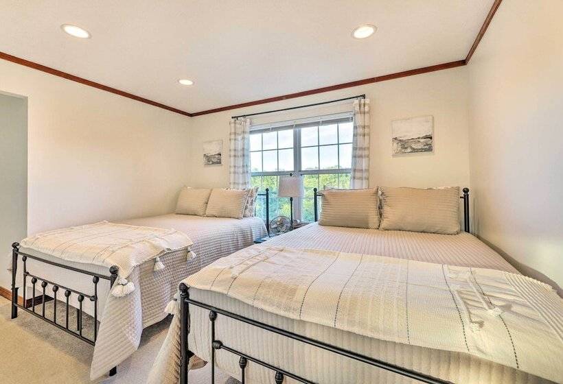 Williamstown Gem W/ Private Pool & Hot Tub!