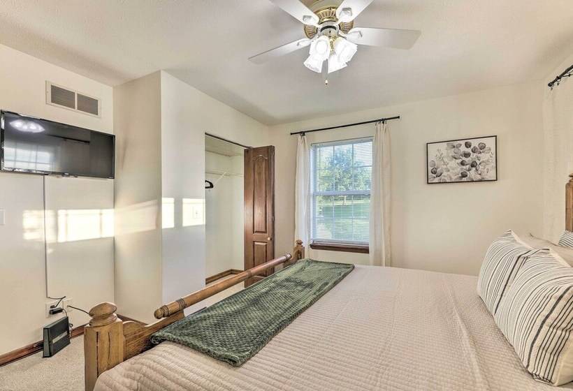 Williamstown Gem W/ Private Pool & Hot Tub!