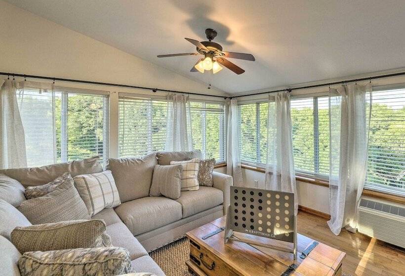 Williamstown Gem W/ Private Pool & Hot Tub!