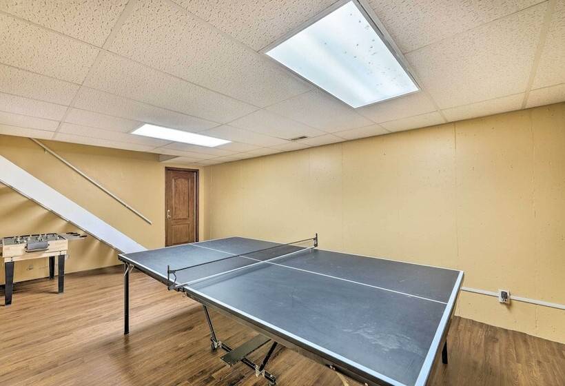 Williamstown Gem W/ Private Pool & Hot Tub!