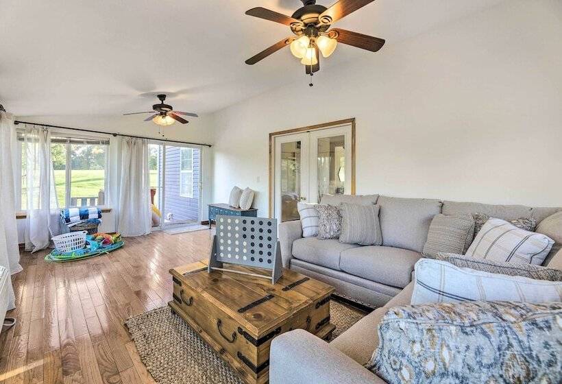 Williamstown Gem W/ Private Pool & Hot Tub!