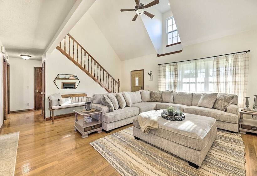 Williamstown Gem W/ Private Pool & Hot Tub!