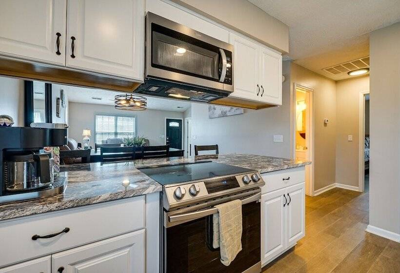 Wilmington Home ~ 7 Mi To Wrightsville Beach!