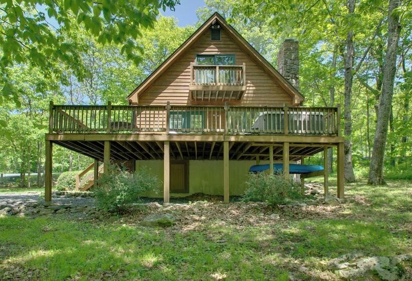 Wintergreen Resort Retreat W/ Hot Tub!