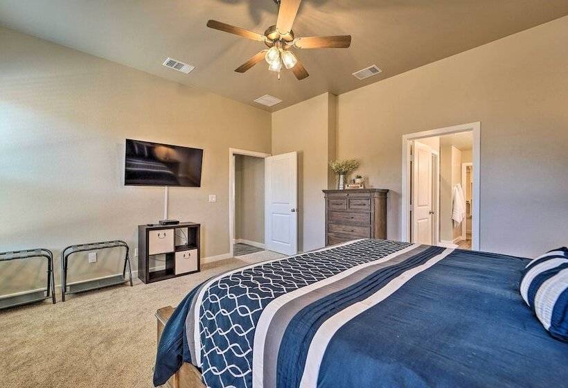 Wolfforth Home W/ Yard ~ 14 Mi To Lubbock