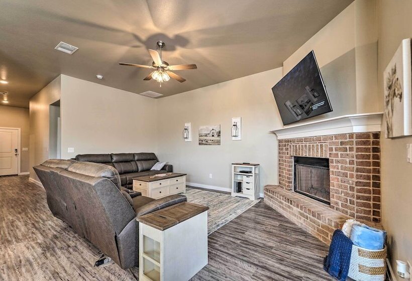 Wolfforth Home W/ Yard ~ 14 Mi To Lubbock