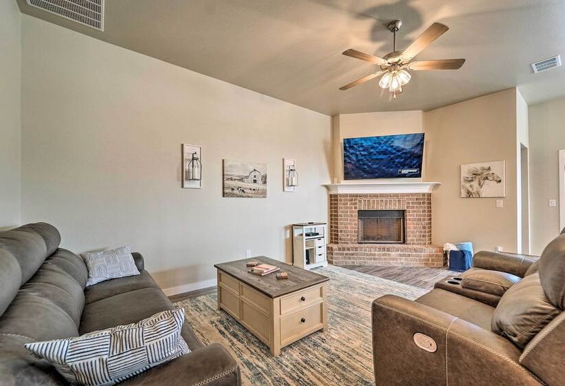 Wolfforth Home W/ Yard ~ 14 Mi To Lubbock