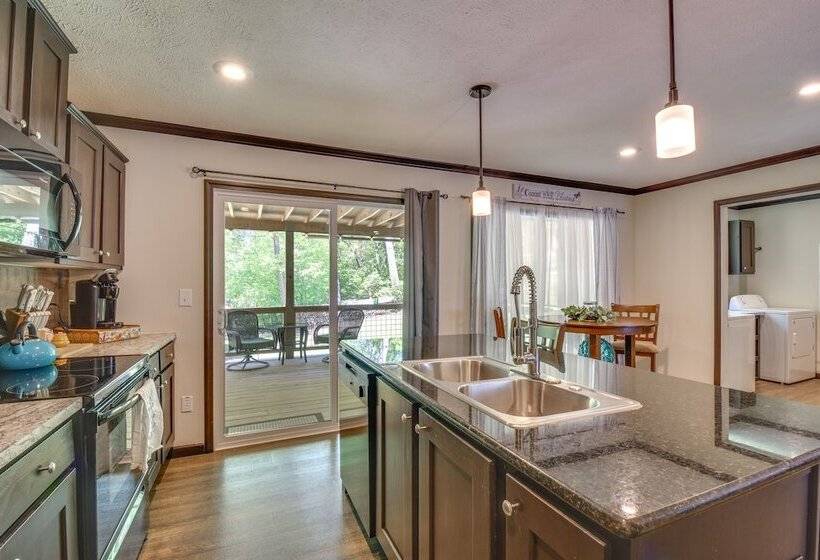 Woodsy Hayesville Home On Jackrabbit Trail!