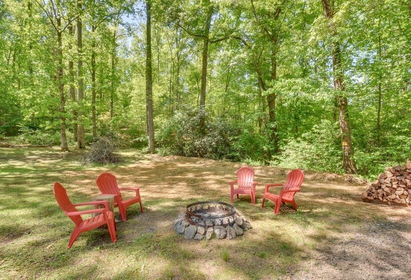 Woodsy Hayesville Home On Jackrabbit Trail!