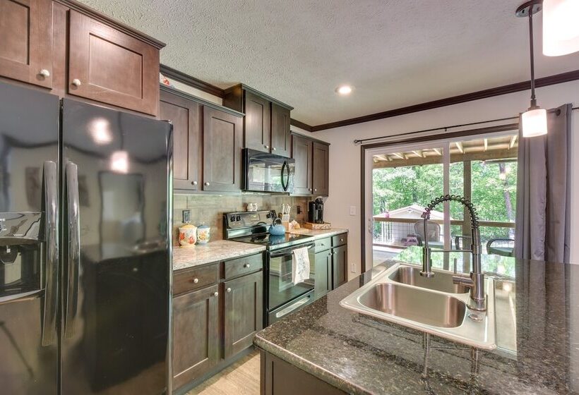 Woodsy Hayesville Home On Jackrabbit Trail!