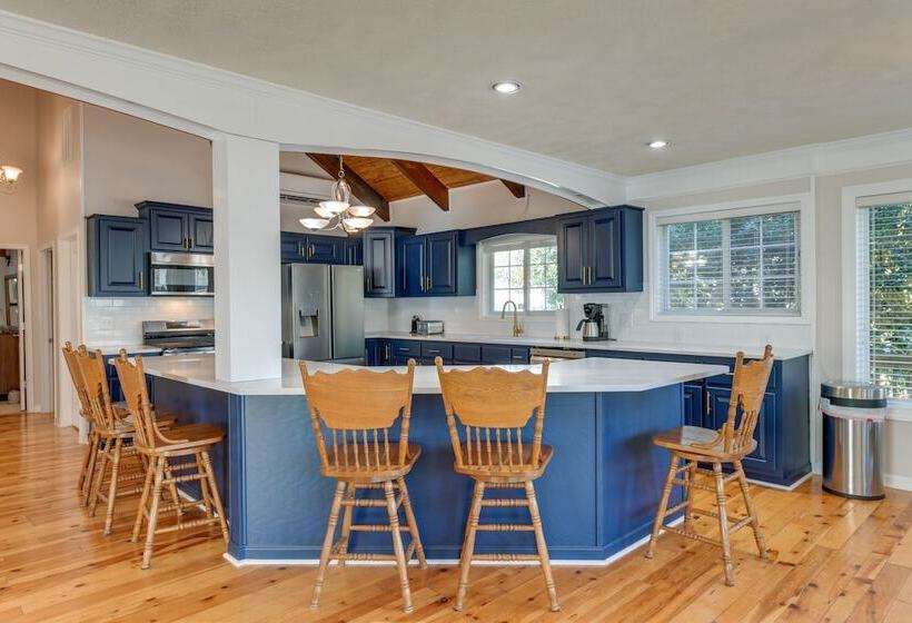 Badin Lake Cabin W/ Dock & 2 Story Boat Slip!