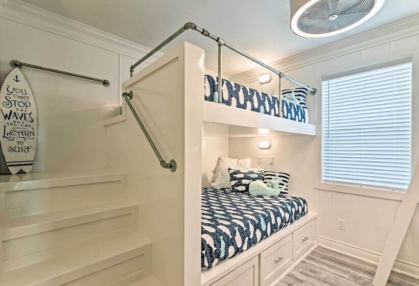 Beachfront Freeport Retreat: 16 Mi To Downtown!