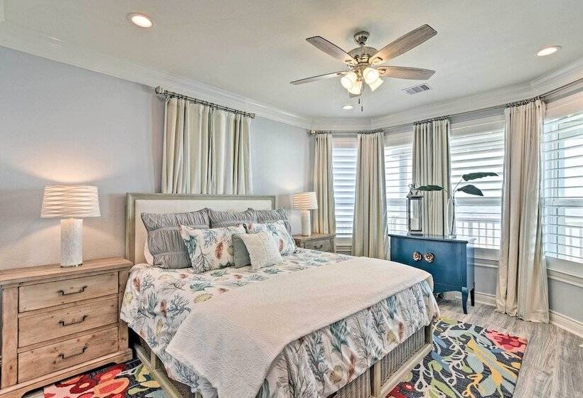 Beachfront Freeport Retreat: 16 Mi To Downtown!