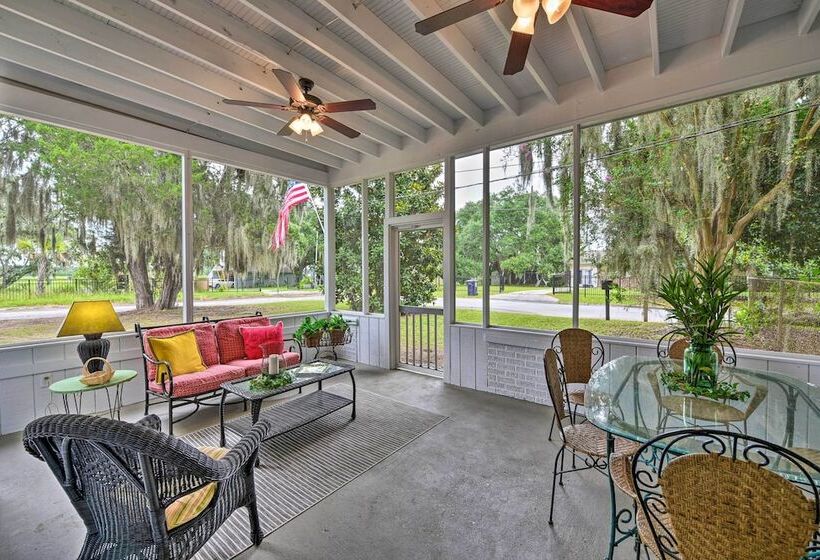 Beaufort Home W/porch, 4 Mi. From Downtown!