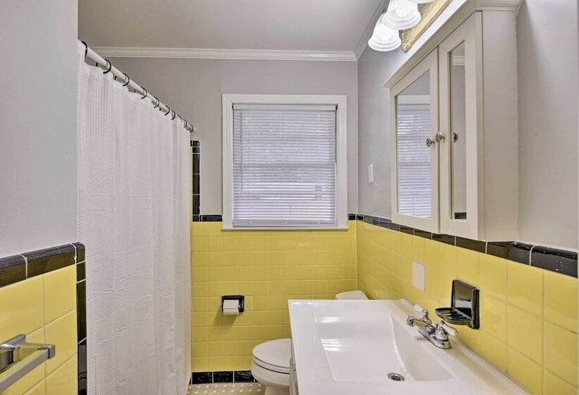 Beaufort Home W/porch, 4 Mi. From Downtown!