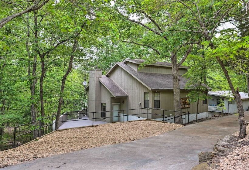 Beaver Lake Retreat W/ Deck & Private Hot Tub