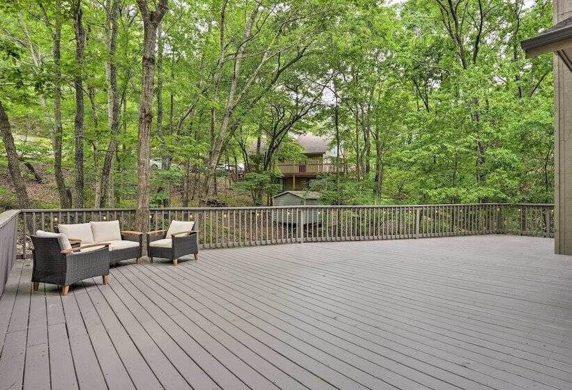 Beaver Lake Retreat W/ Deck & Private Hot Tub
