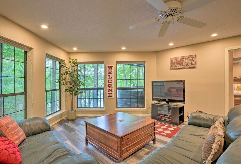 Beaver Lake Retreat W/ Deck & Private Hot Tub