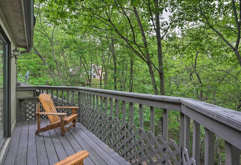 Beaver Lake Retreat W/ Deck & Private Hot Tub