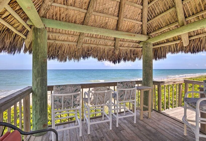 Boat Lovers Paradise: Walk To Private Beach!