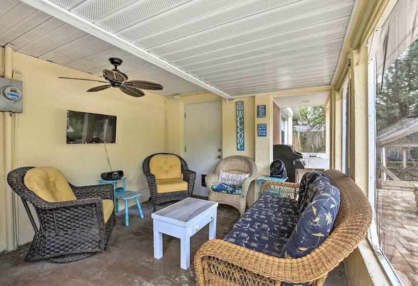 Bradenton Home W/ Beautiful Yard: 4 Mi To Downtown