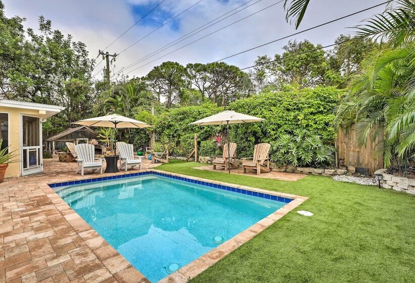 Bradenton Home W/ Beautiful Yard: 4 Mi To Downtown