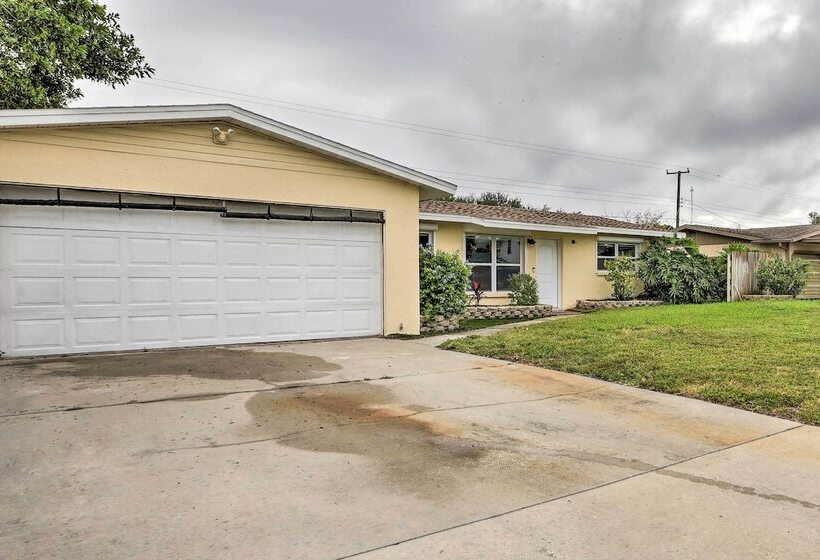 Bradenton Home W/ Beautiful Yard: 4 Mi To Downtown