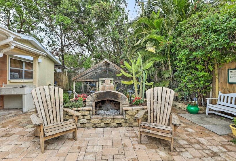 Bradenton Home W/ Beautiful Yard: 4 Mi To Downtown