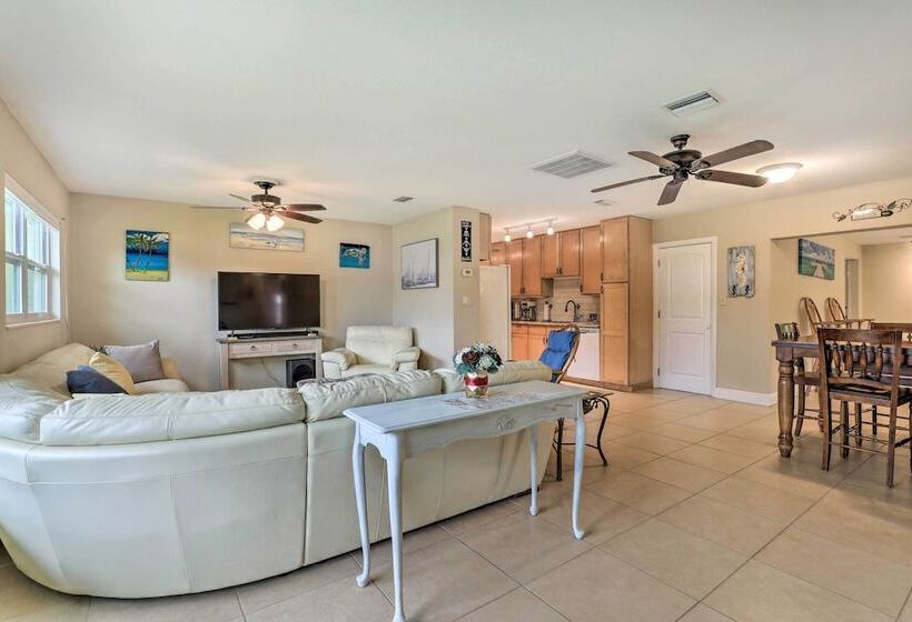 Bradenton Home W/ Beautiful Yard: 4 Mi To Downtown