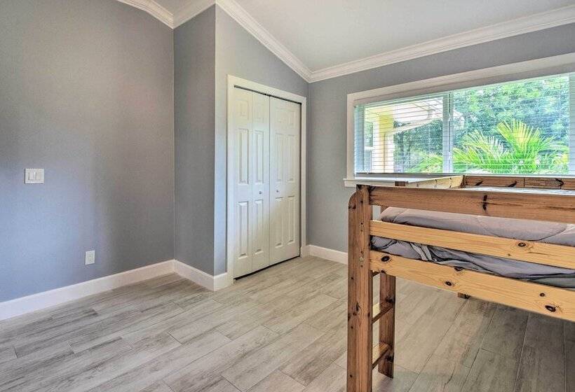 Bradenton Retreat W/ Yard: 3 Mi To Downtown!