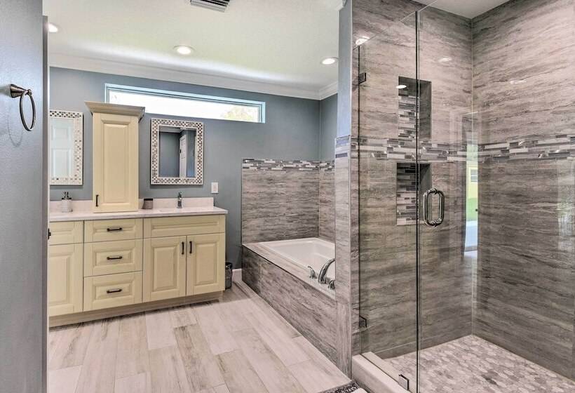 Bradenton Retreat W/ Yard: 3 Mi To Downtown!