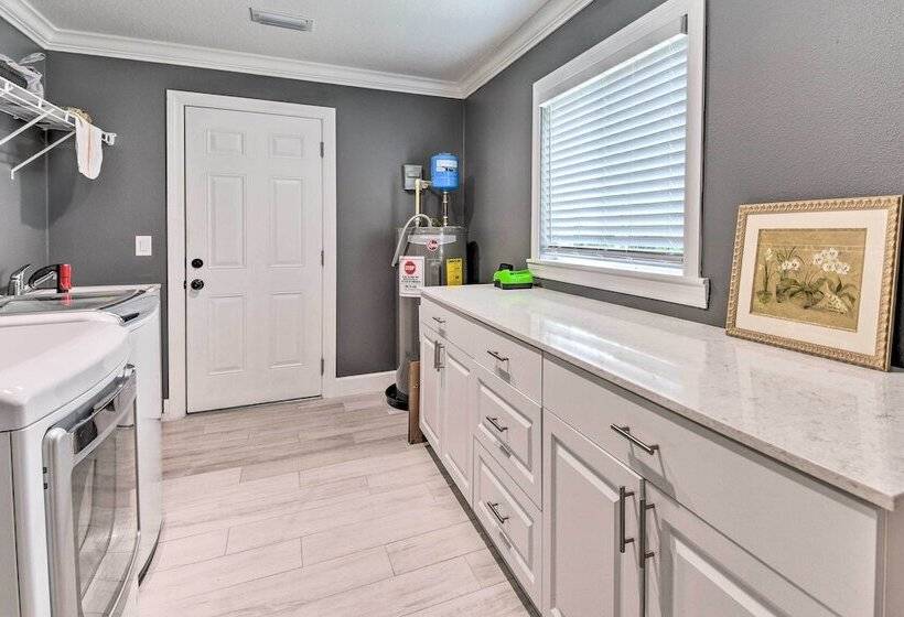 Bradenton Retreat W/ Yard: 3 Mi To Downtown!