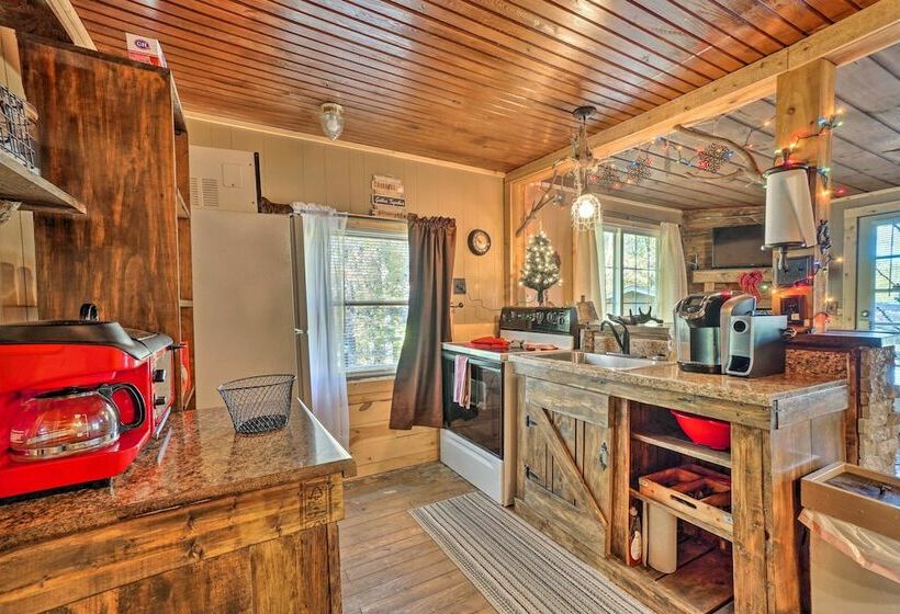 Branson Area Couple S Cabin W/ Spacious Deck!