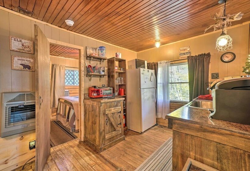 Branson Area Couple S Cabin W/ Spacious Deck!