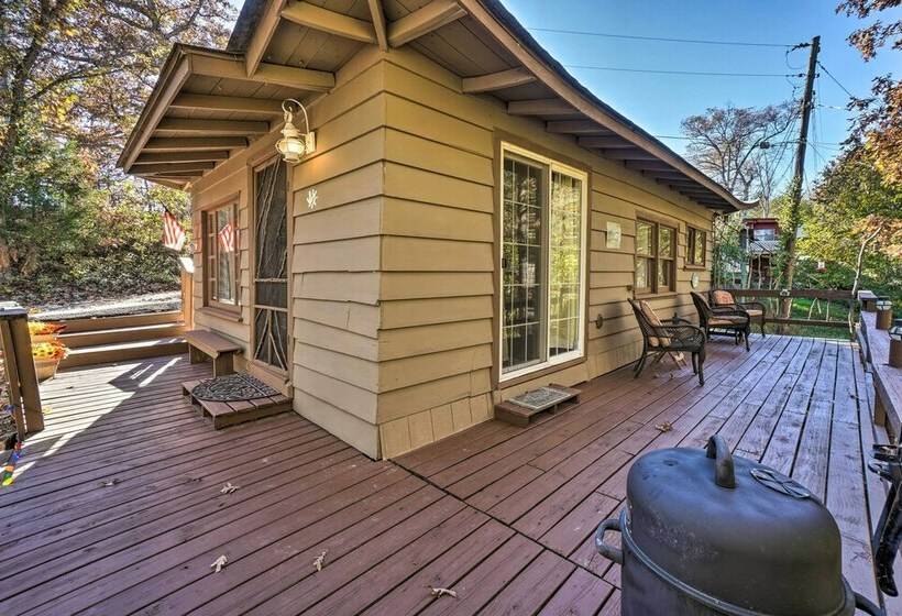 Branson Area Couple S Cabin W/ Spacious Deck!