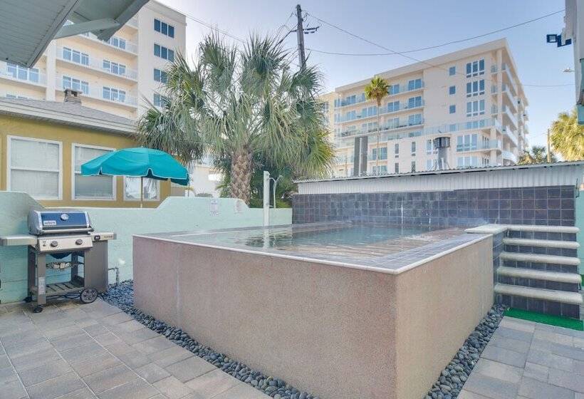 Breezy White Sands House Steps To Gulf Shore!