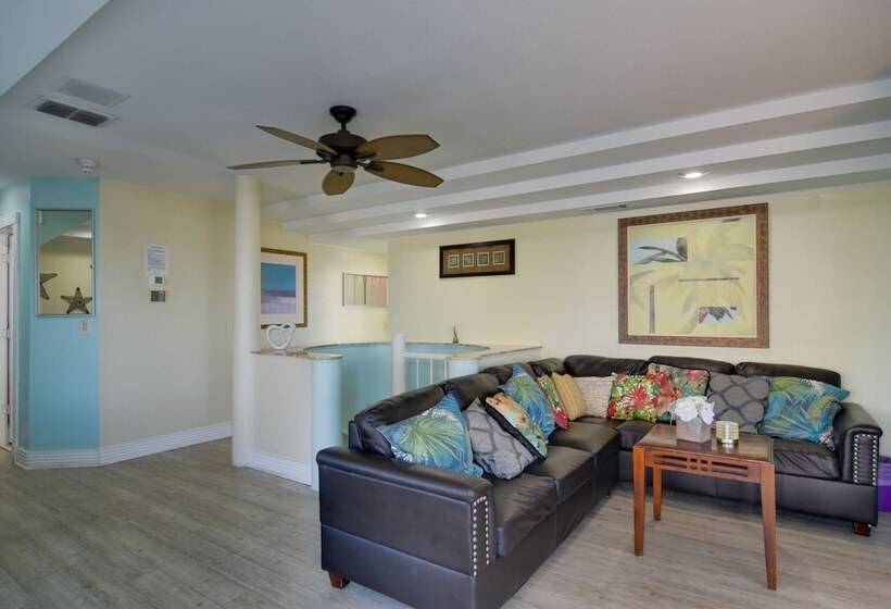 Breezy White Sands House Steps To Gulf Shore!