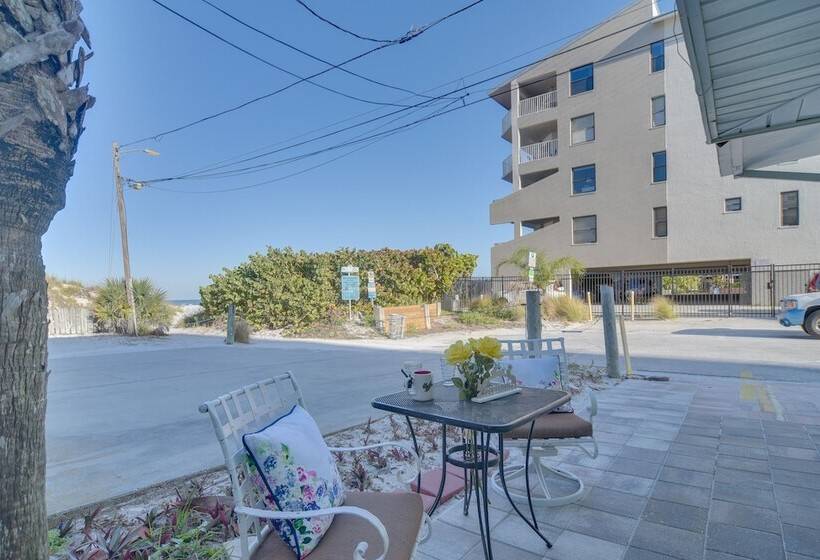 Breezy White Sands House Steps To Gulf Shore!