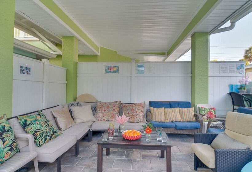 Breezy White Sands House Steps To Gulf Shore!