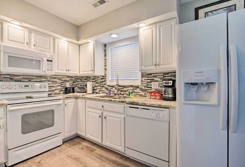 Pet Friendly Home W/ Fire Pit In Myrtle Beach