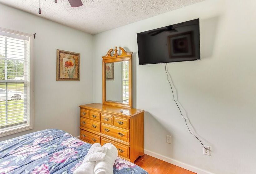 Pet Friendly Home W/ Fire Pit In Myrtle Beach