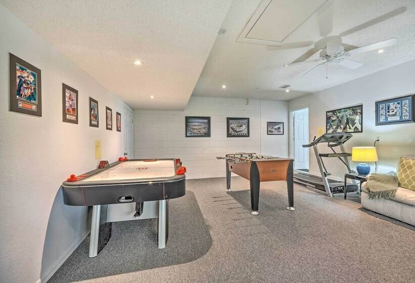 Pool + Game Room, 5 Mi To Disney: Kissimmee Home!