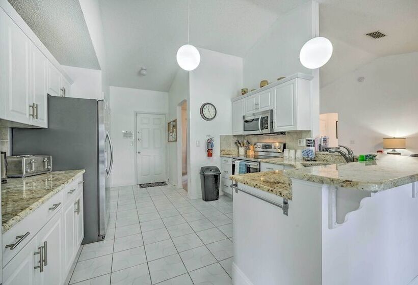 Pool + Game Room, 5 Mi To Disney: Kissimmee Home!