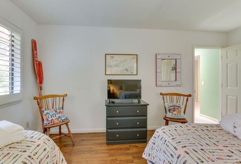 2 Mi To Beach: Hilton Head Home W/ Furnished Deck