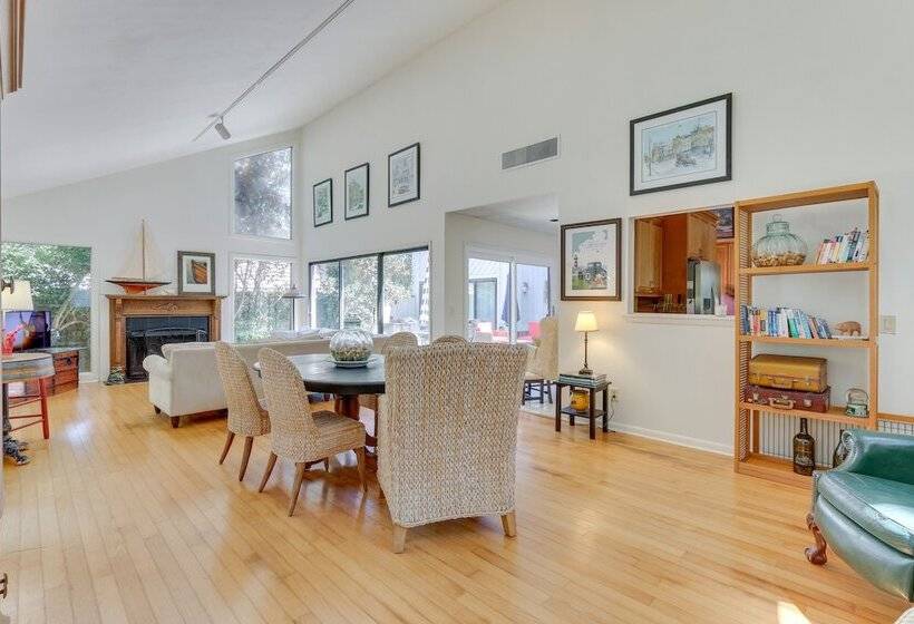 2 Mi To Beach: Hilton Head Home W/ Furnished Deck